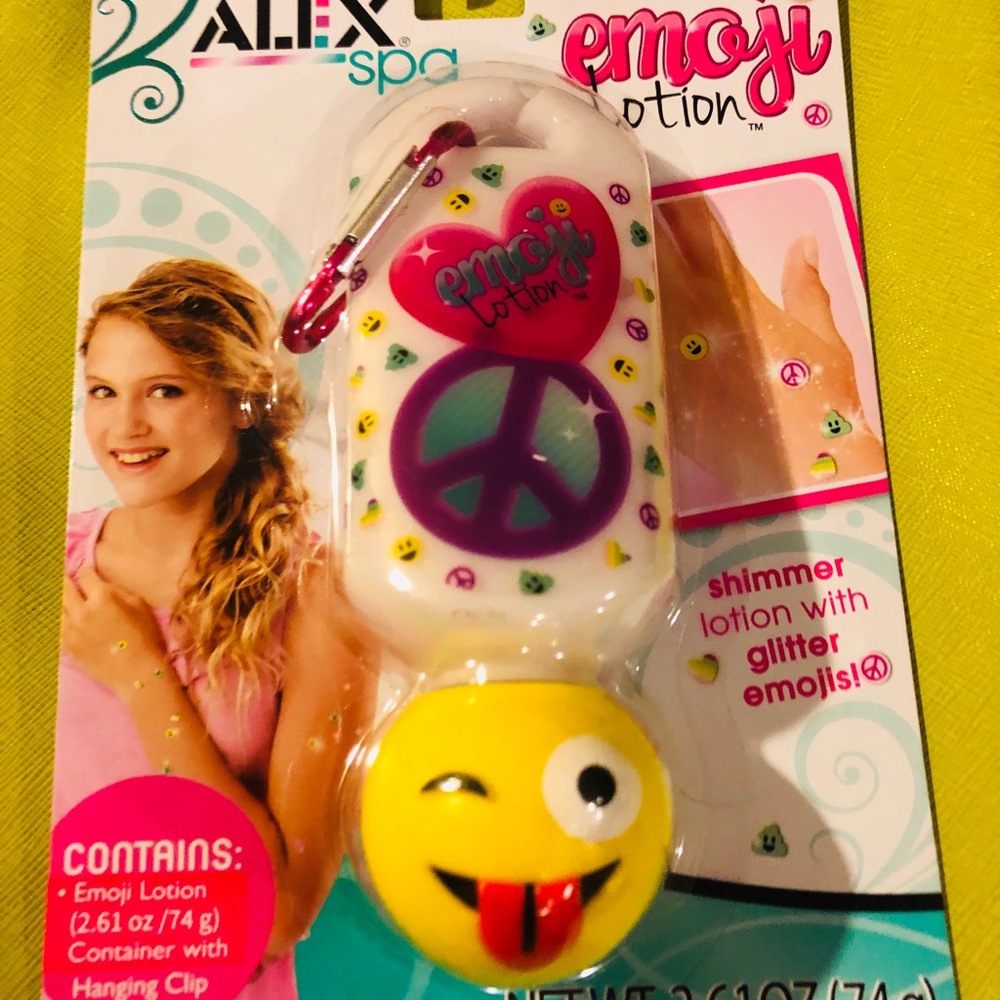 🛍3/$15 SALE Shimmer Emoji Lotion W/Glitter